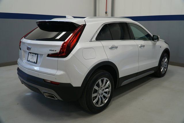 Used 2022 Cadillac XT4 Premium Luxury w/ Enhanced Visibility Package image 6