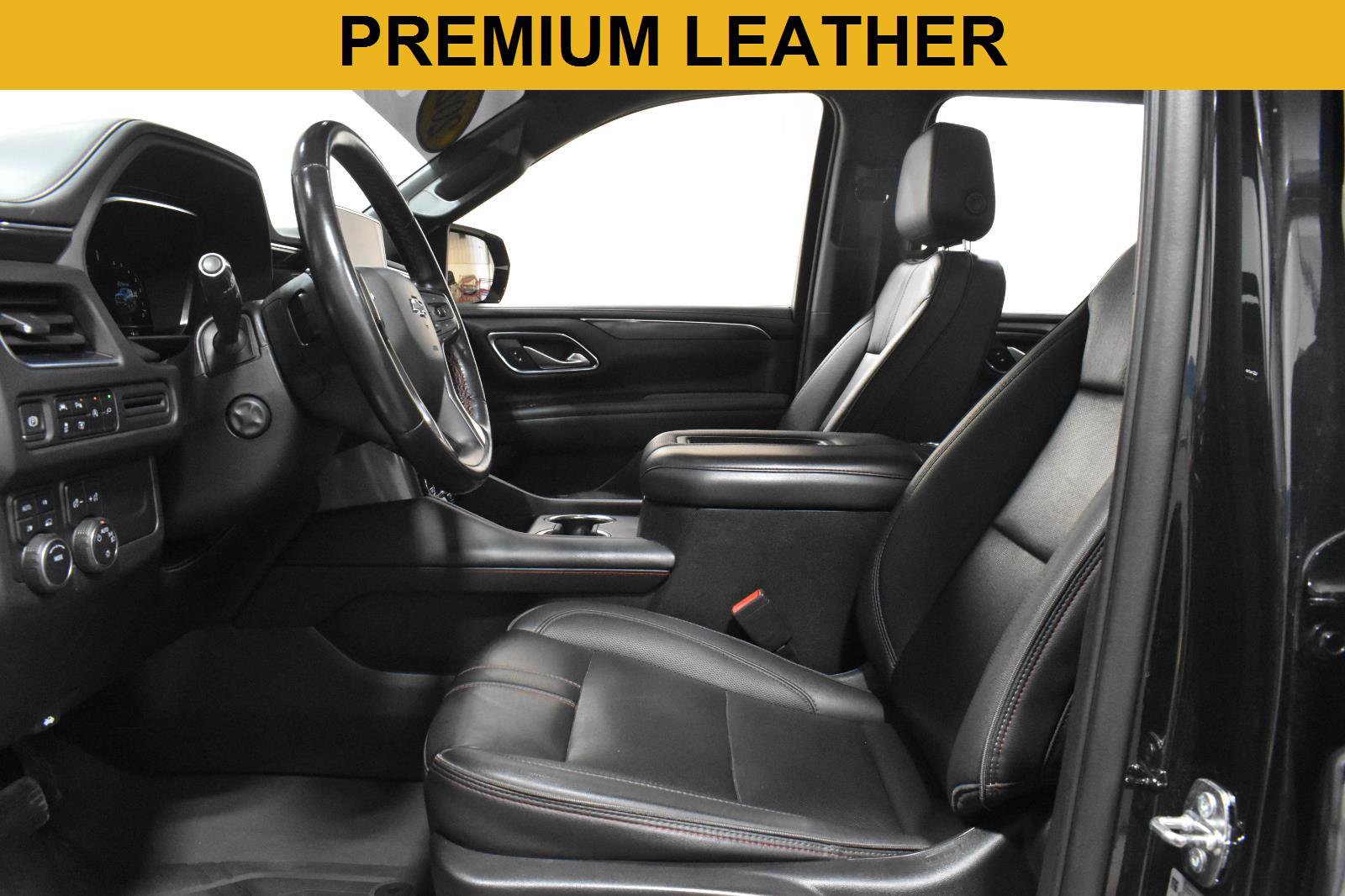 Used 2022 Chevrolet Suburban RST w/ Luxury Package AWD/4WD image 4