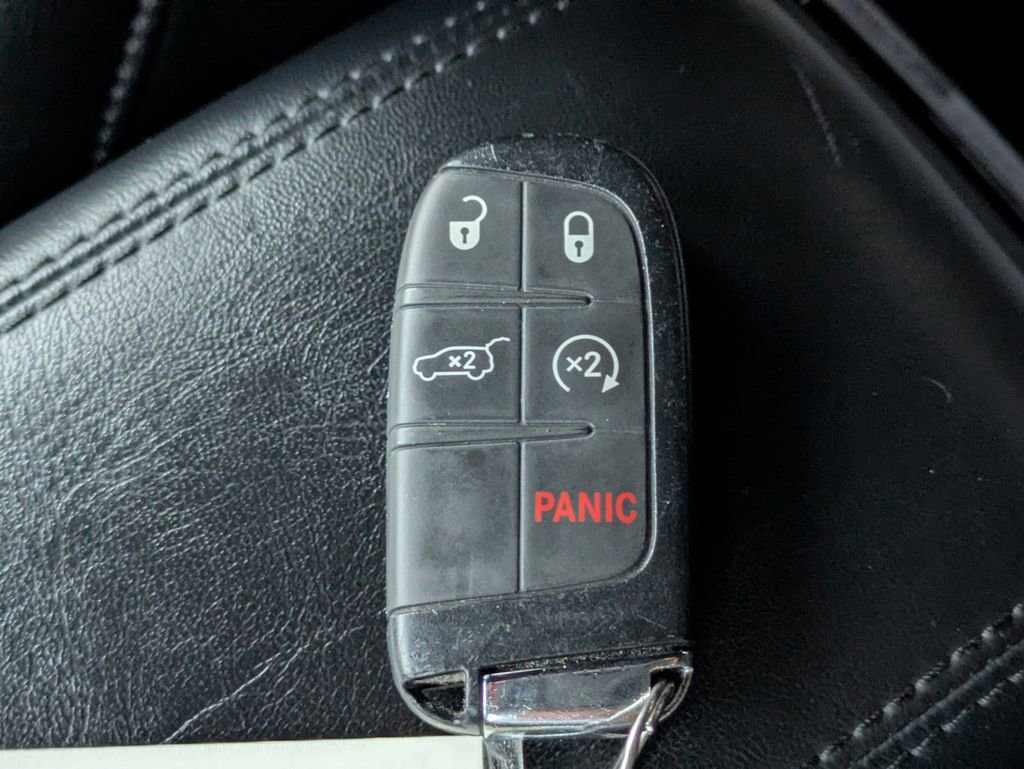 Used 2024 Jeep Compass Latitude w/ Convenience Group image 30