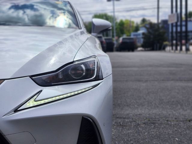 Used 2019 Lexus IS 300 AWD image 10