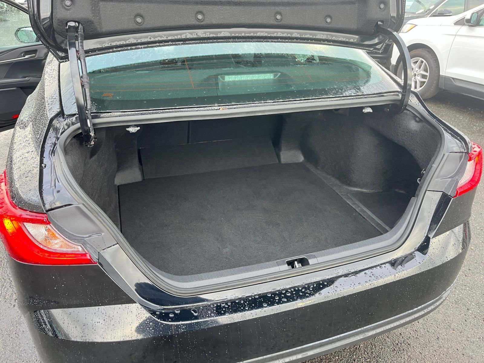 Used 2025 Toyota Camry LE image 30