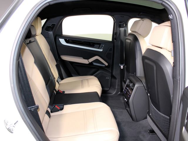 New 2026 Porsche Cayenne Coupe AWD/4WD image 24