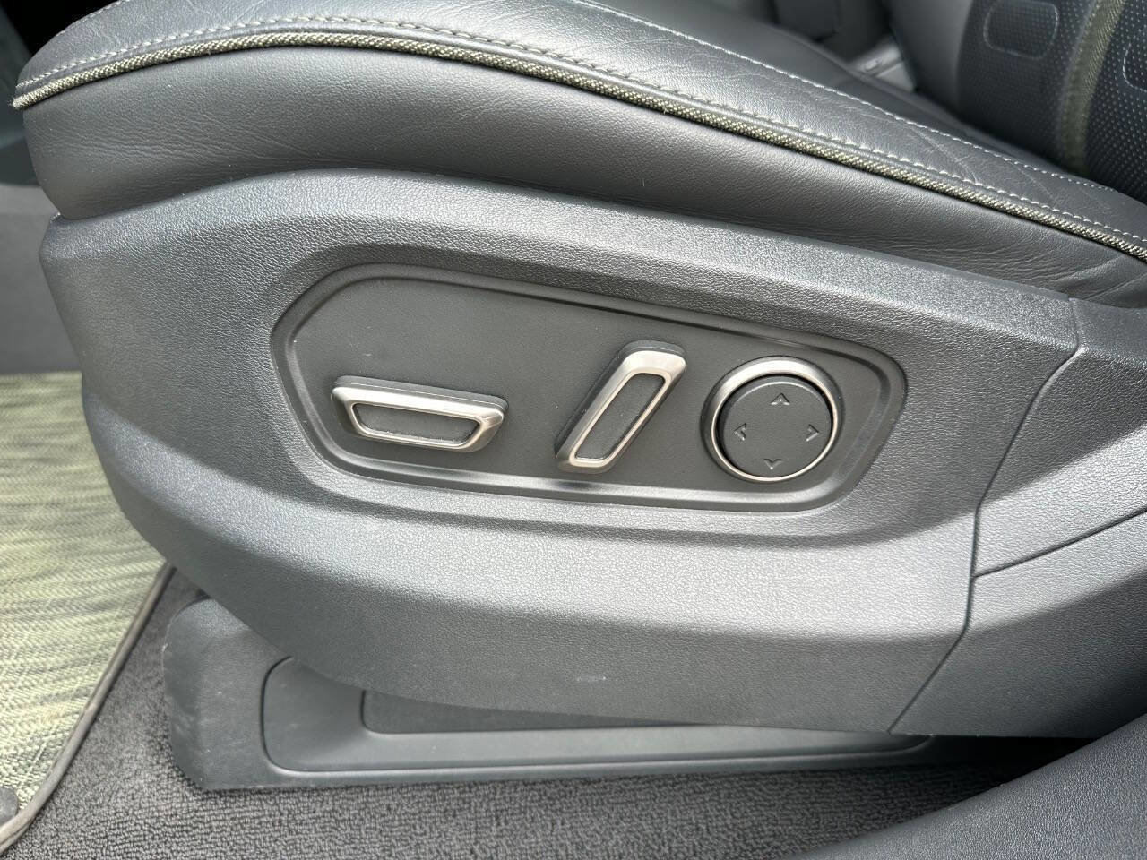 Used 2023 Rivian R1S Adventure image 46