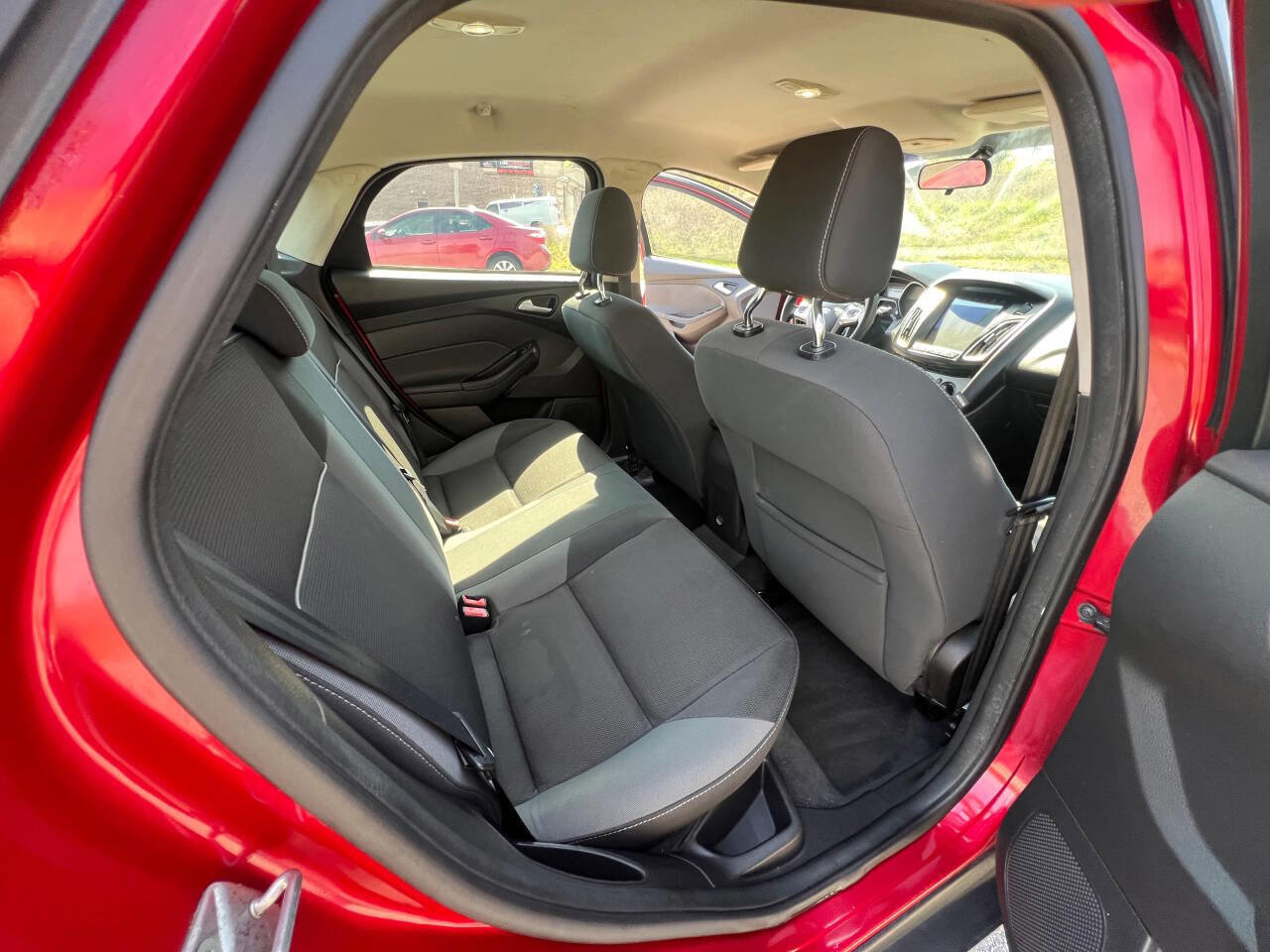 Used 2012 Ford Focus SE image 16