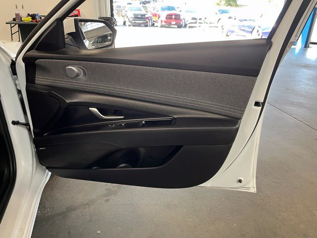 Used 2024 Hyundai Elantra Limited FWD image 14