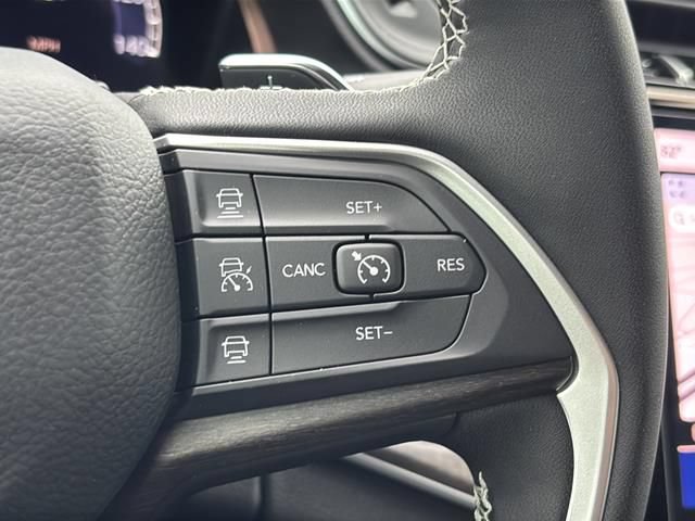 Used 2025 Jeep Grand Cherokee L Limited w/ Luxury Tech Group II AWD/4WD image 31