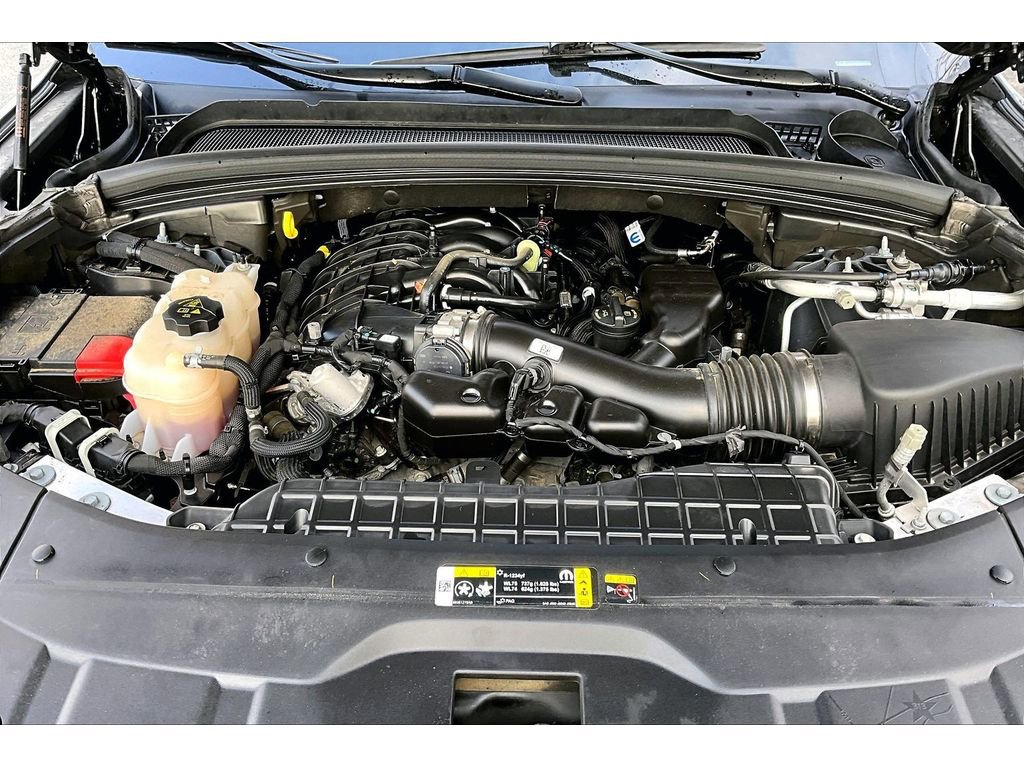 Certified 2025 Jeep Grand Cherokee Altitude image 11