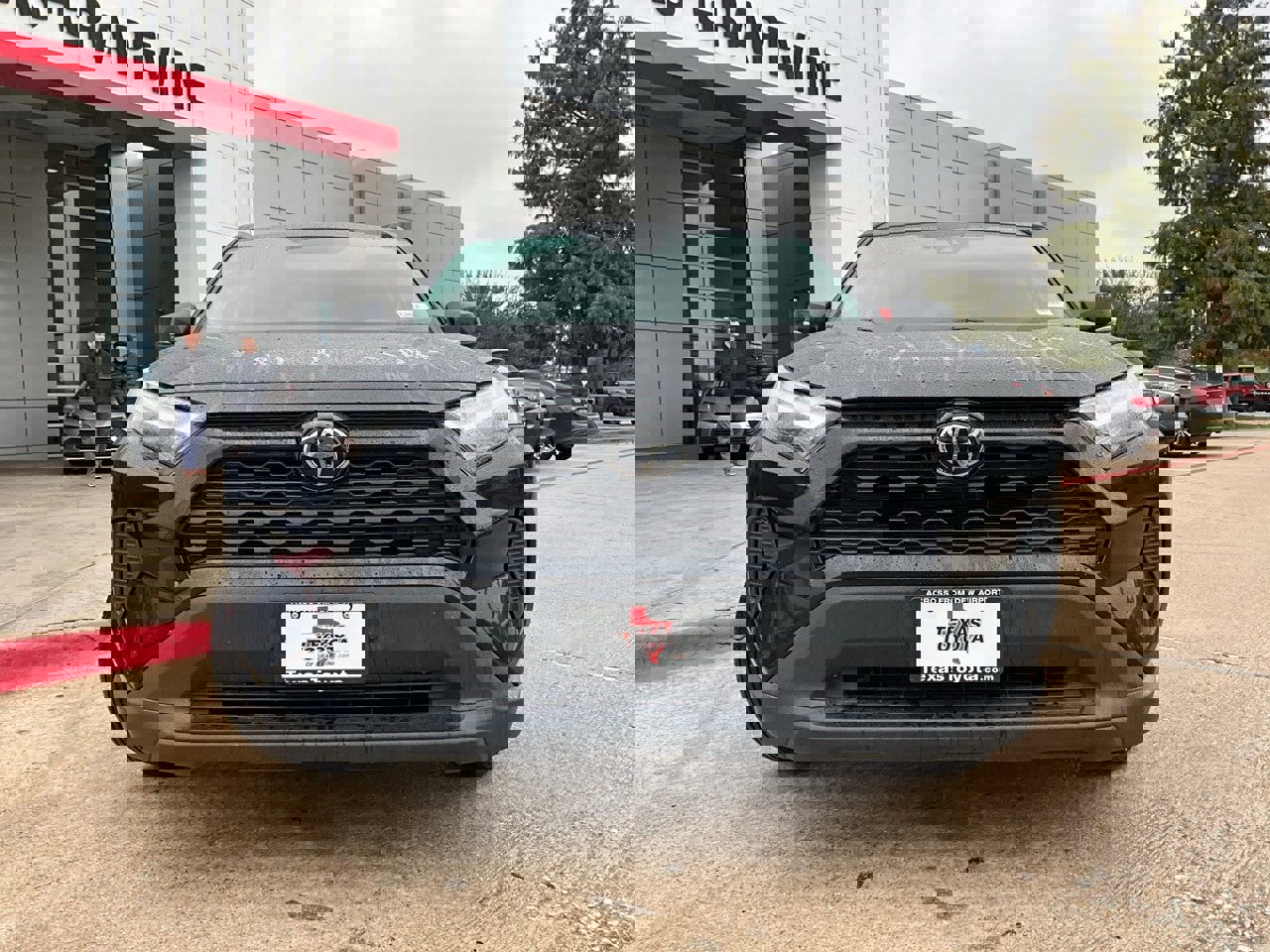 Used 2024 Toyota RAV4 XLE image 4