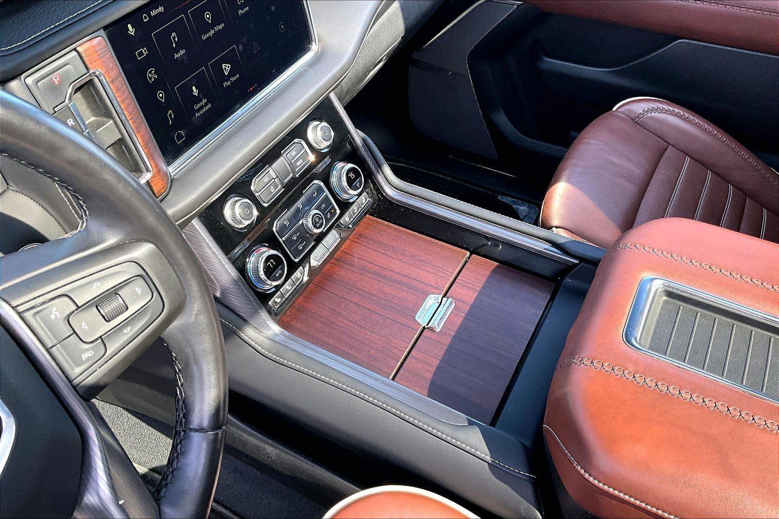 Used 2023 GMC Yukon XL Denali Ultimate image 16