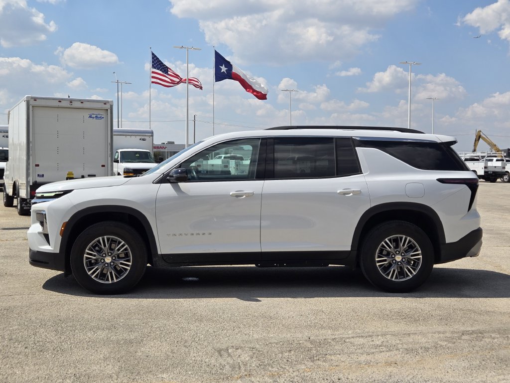 Used 2026 Chevrolet Traverse LT w/ Driver Confidence Package FWD image 4