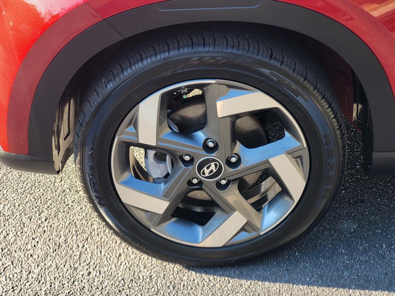 Used 2025 Hyundai Venue SEL image 8