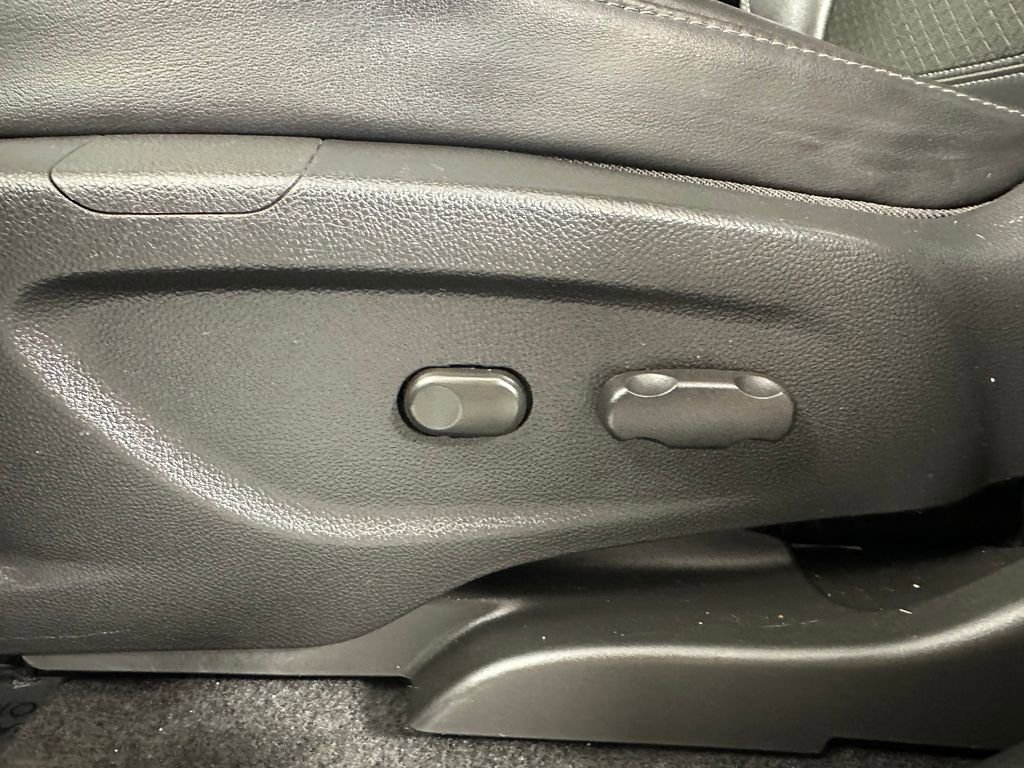 Used 2019 Buick Encore Preferred w/ Safety Package image 16