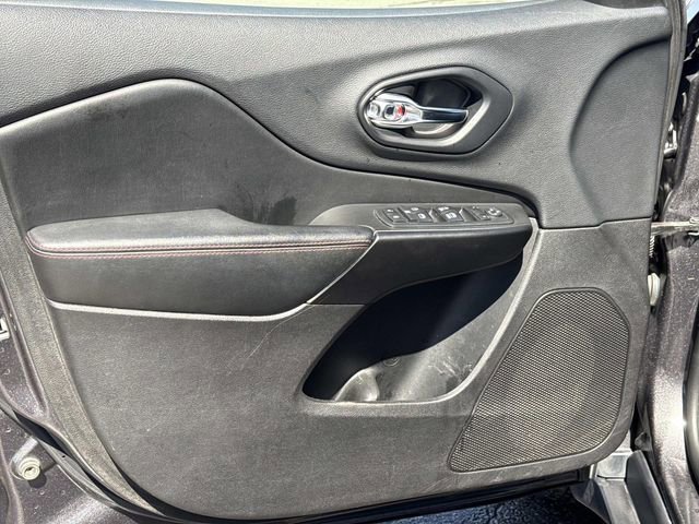 Used 2019 Jeep Cherokee Trailhawk w/ Comfort/Convenience Group image 13