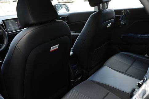 New 2026 Hyundai Venue SEL FWD image 9