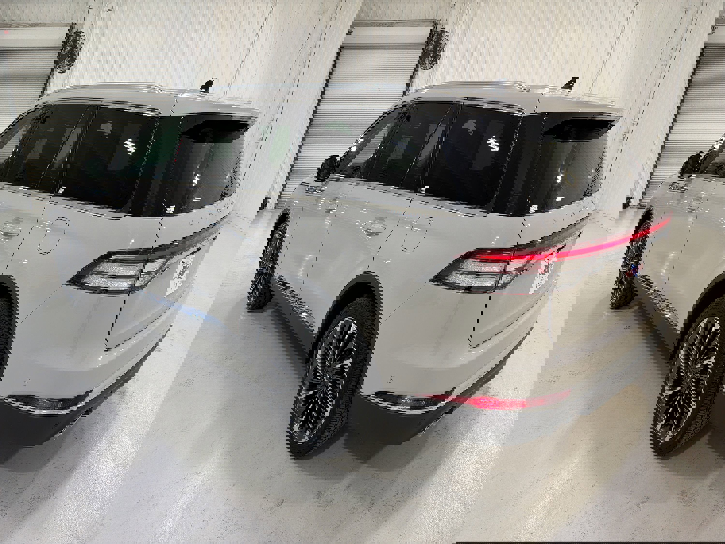 Used 2023 Lincoln Aviator Reserve w/ Equipment Group 201A image 27