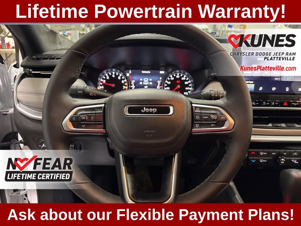 Used 2025 Jeep Compass Limited image 23