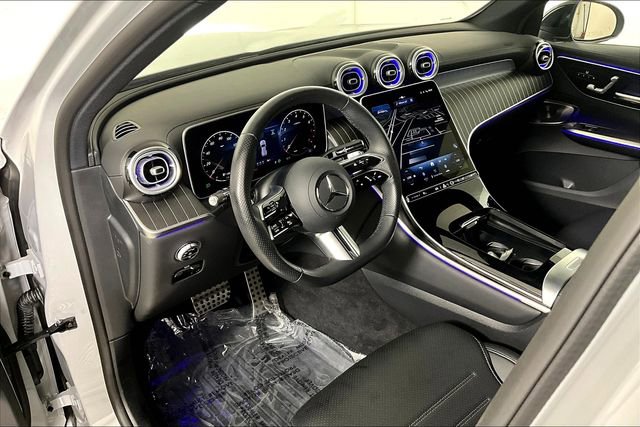 Used 2025 Mercedes-Benz GLC 300 4MATIC image 13