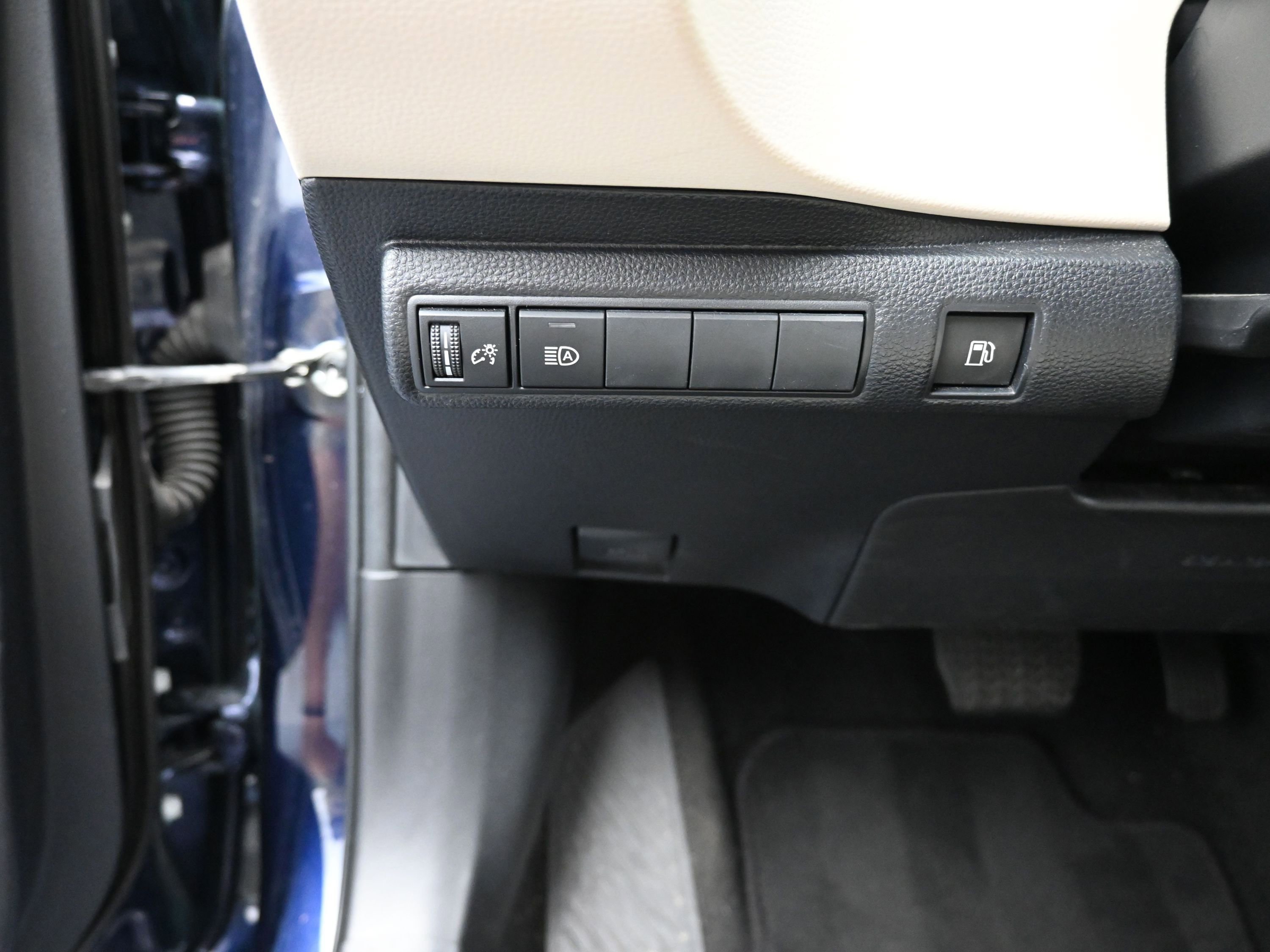 Certified 2024 Toyota Corolla XLE image 8