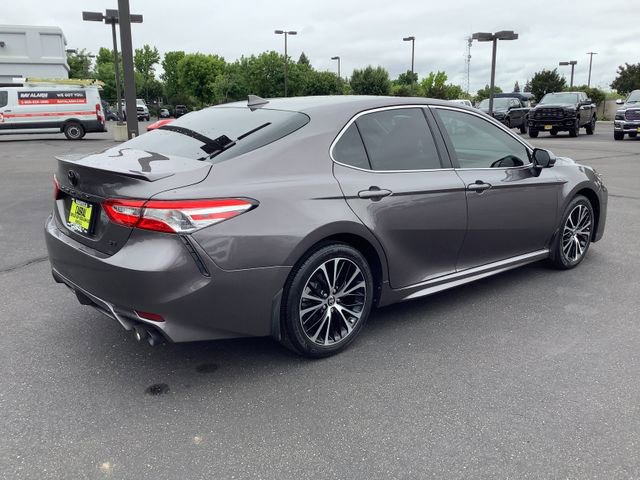 Used 2020 Toyota Camry SE FWD image 31