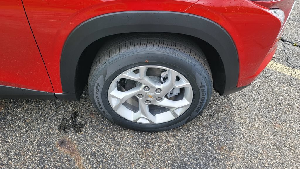 New 2026 Chevrolet Trax LS w/ LS Convenience Package FWD image 15