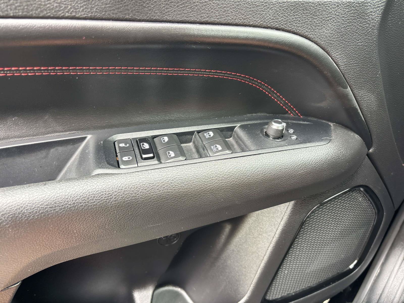 Used 2022 Jeep Compass Trailhawk AWD/4WD image 17