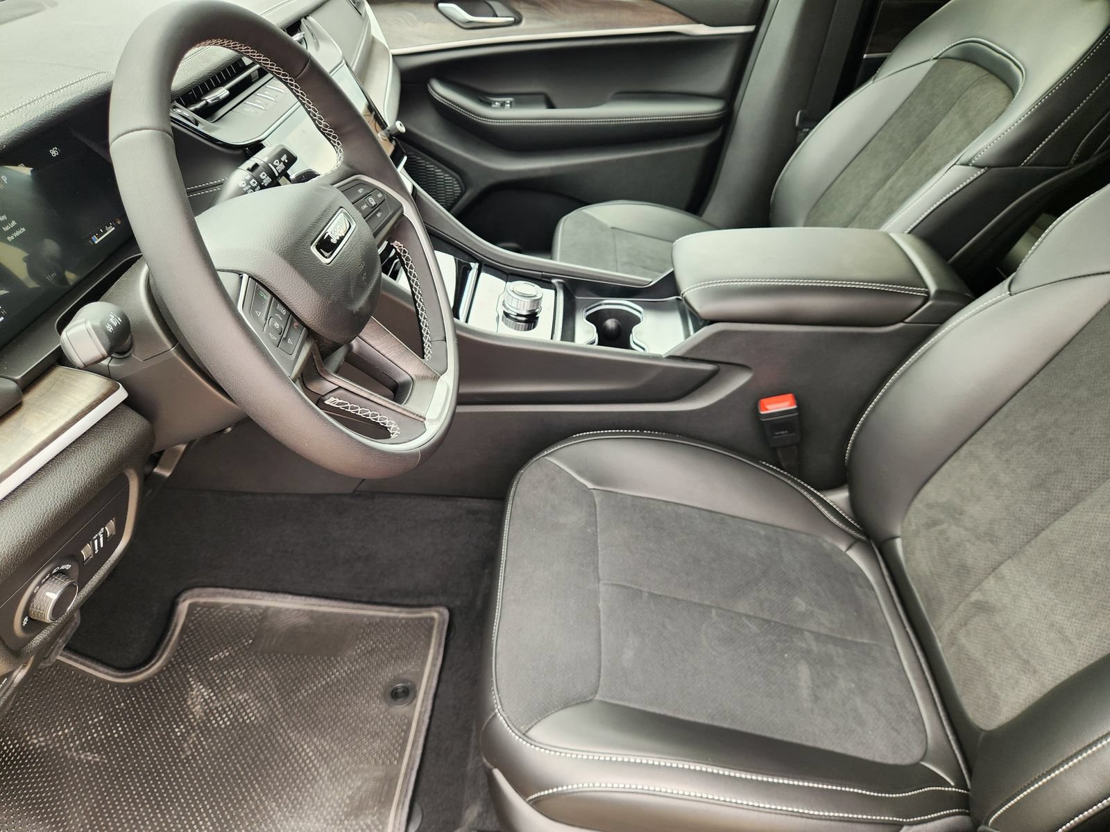 New 2026 Jeep Grand Cherokee Altitude RWD image 12