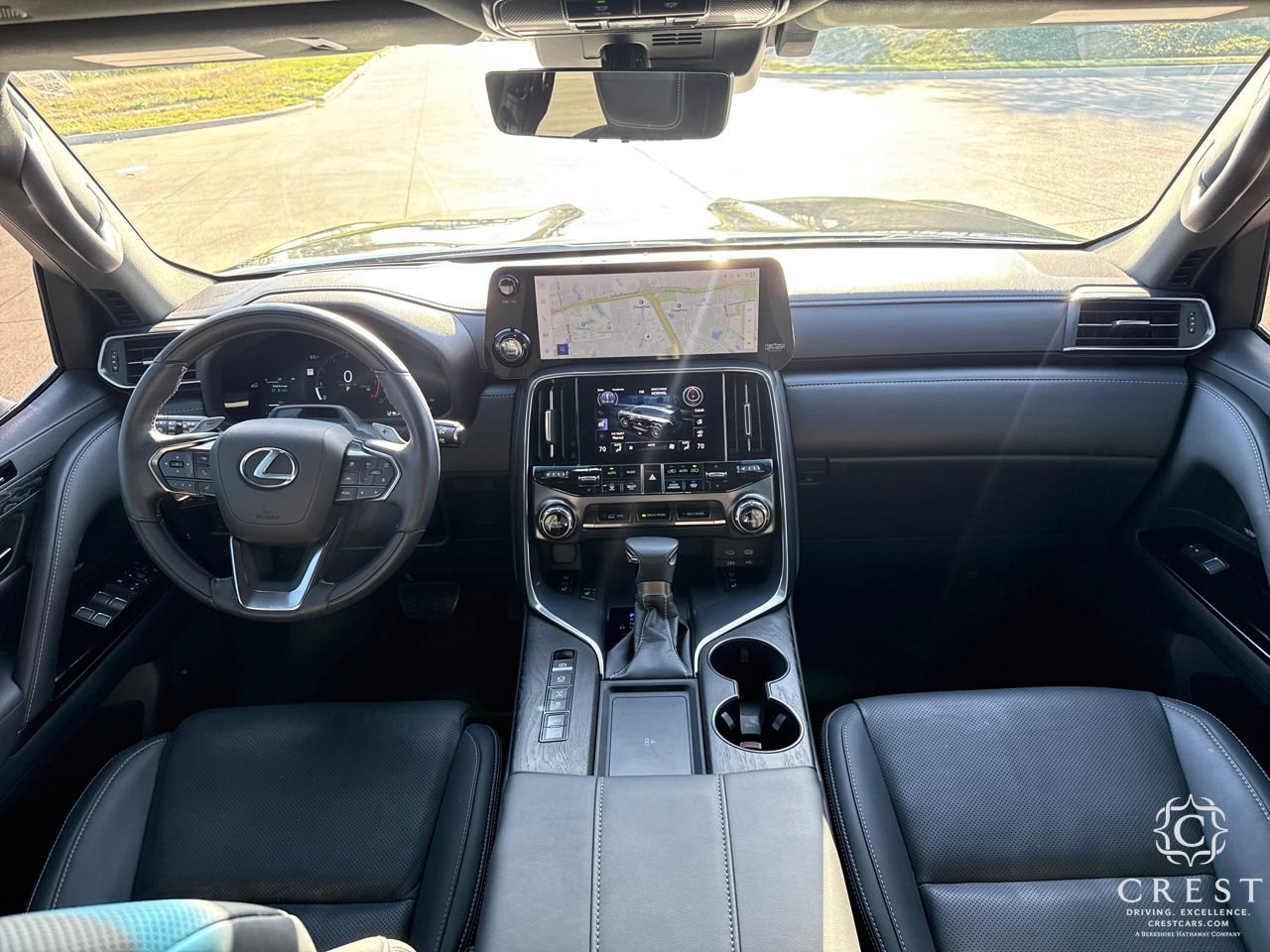 Used 2025 Lexus LX 600 4WD w/ Luxury Package image 11