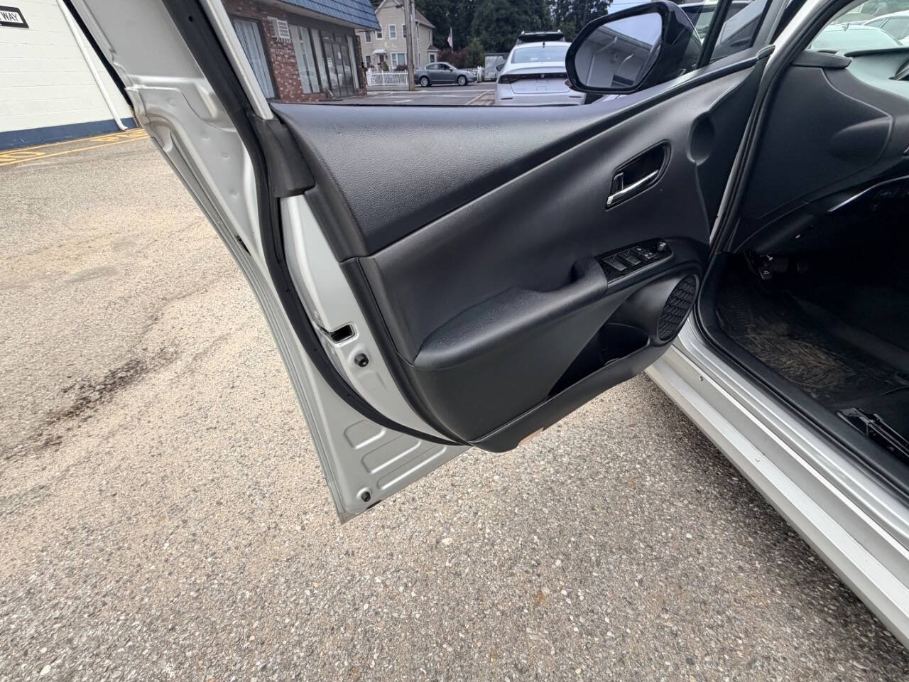 Used 2020 Toyota Prius Prime XLE FWD image 49