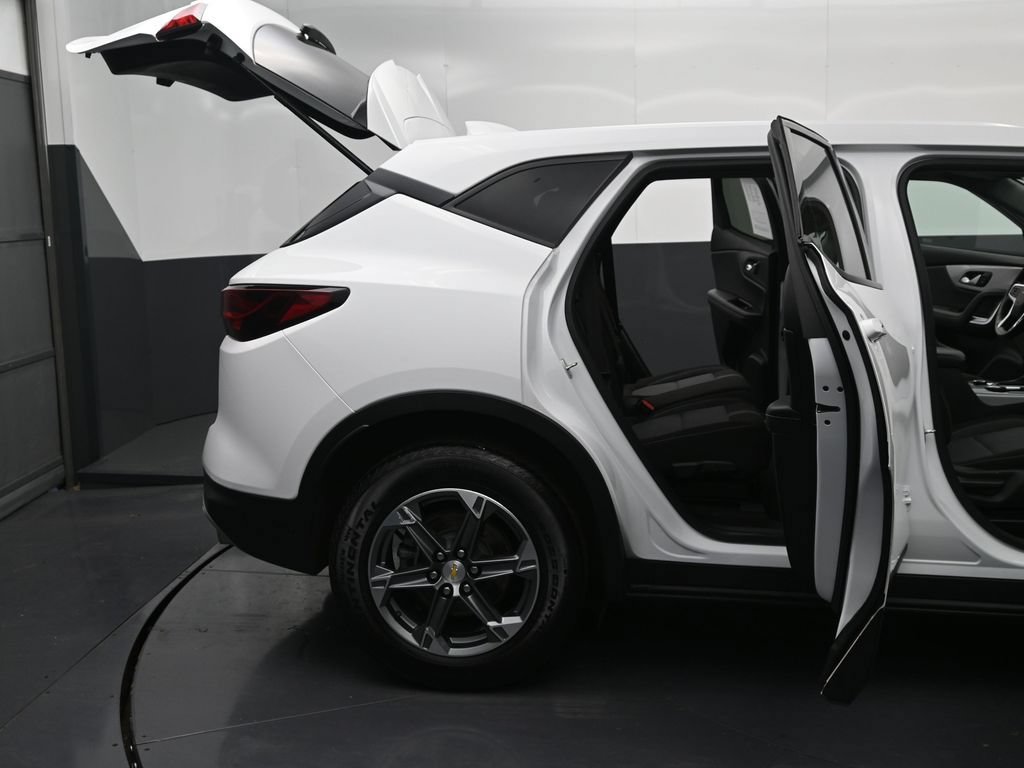 Used 2023 Chevrolet Blazer LT AWD/4WD image 10
