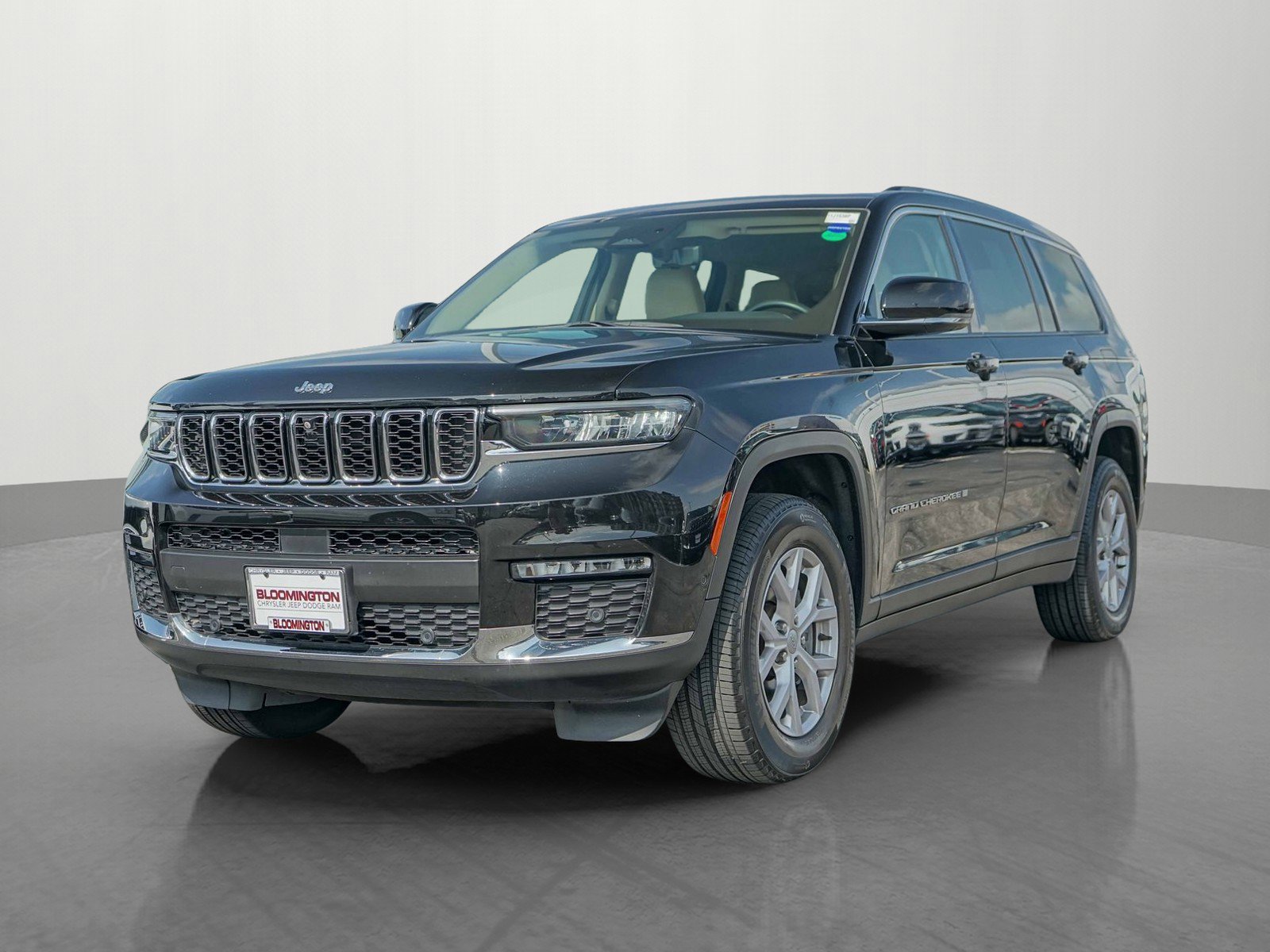 Used 2022 Jeep Grand Cherokee L Limited w/ Luxury Tech Group II image 3