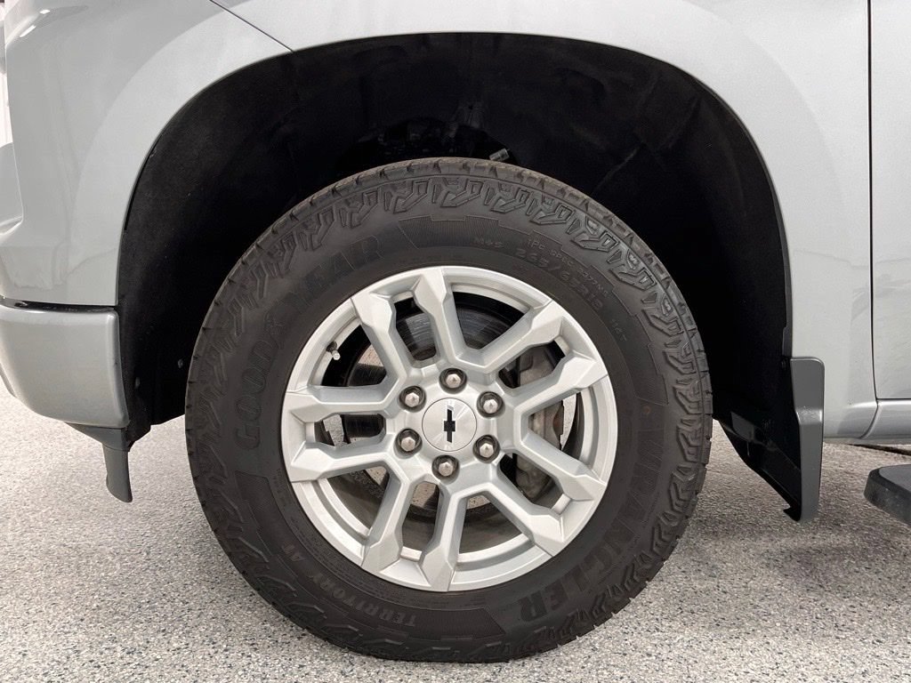 Used 2024 Chevrolet Silverado 1500 RST AWD/4WD image 29