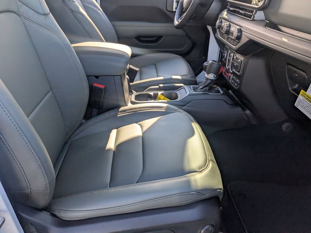 New 2026 Jeep Gladiator Mojave w/ Safety Group AWD/4WD image 30
