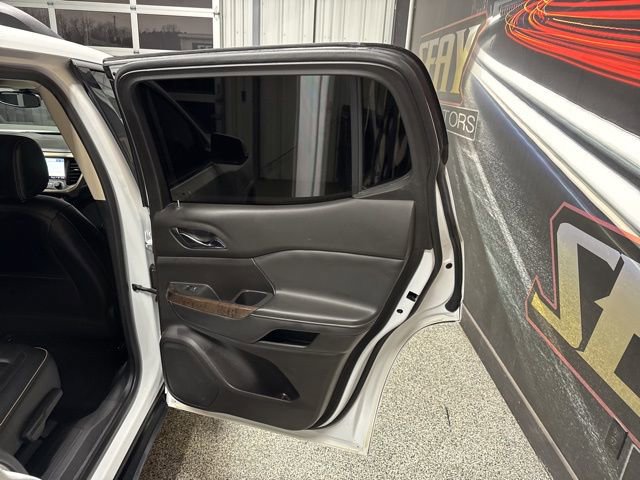 Used 2021 GMC Acadia Denali image 22