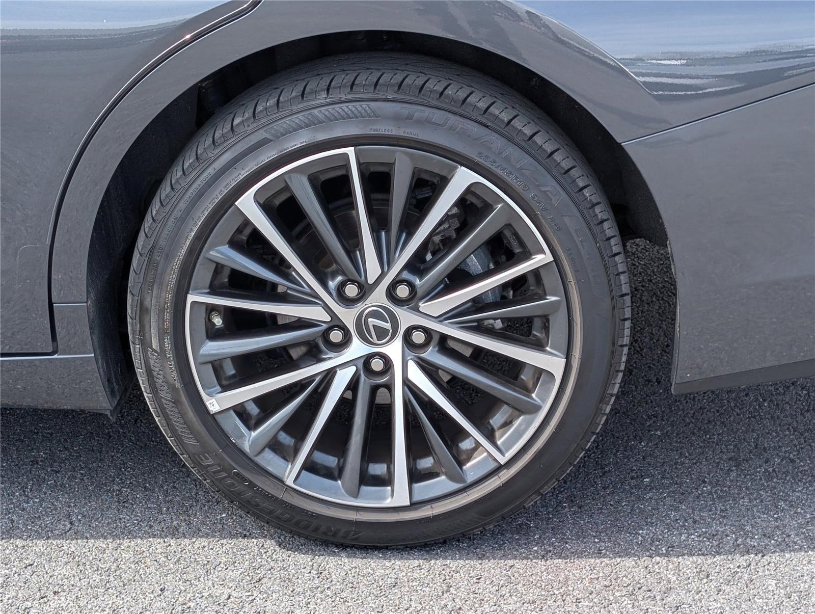 Used 2025 Lexus ES 350 w/ Premium Package image 10