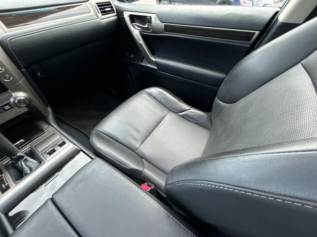 Used 2014 Lexus GX 460 image 14