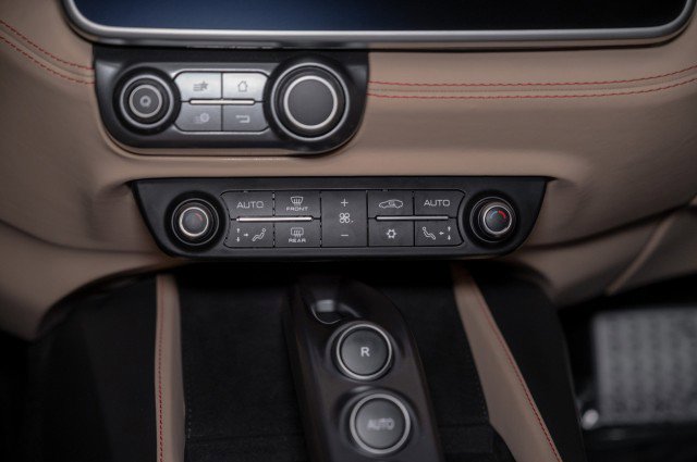 Used 2020 Ferrari Portofino image 17