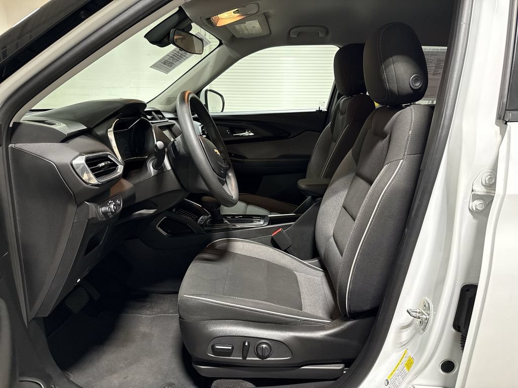 Used 2021 Chevrolet TrailBlazer LT FWD image 19