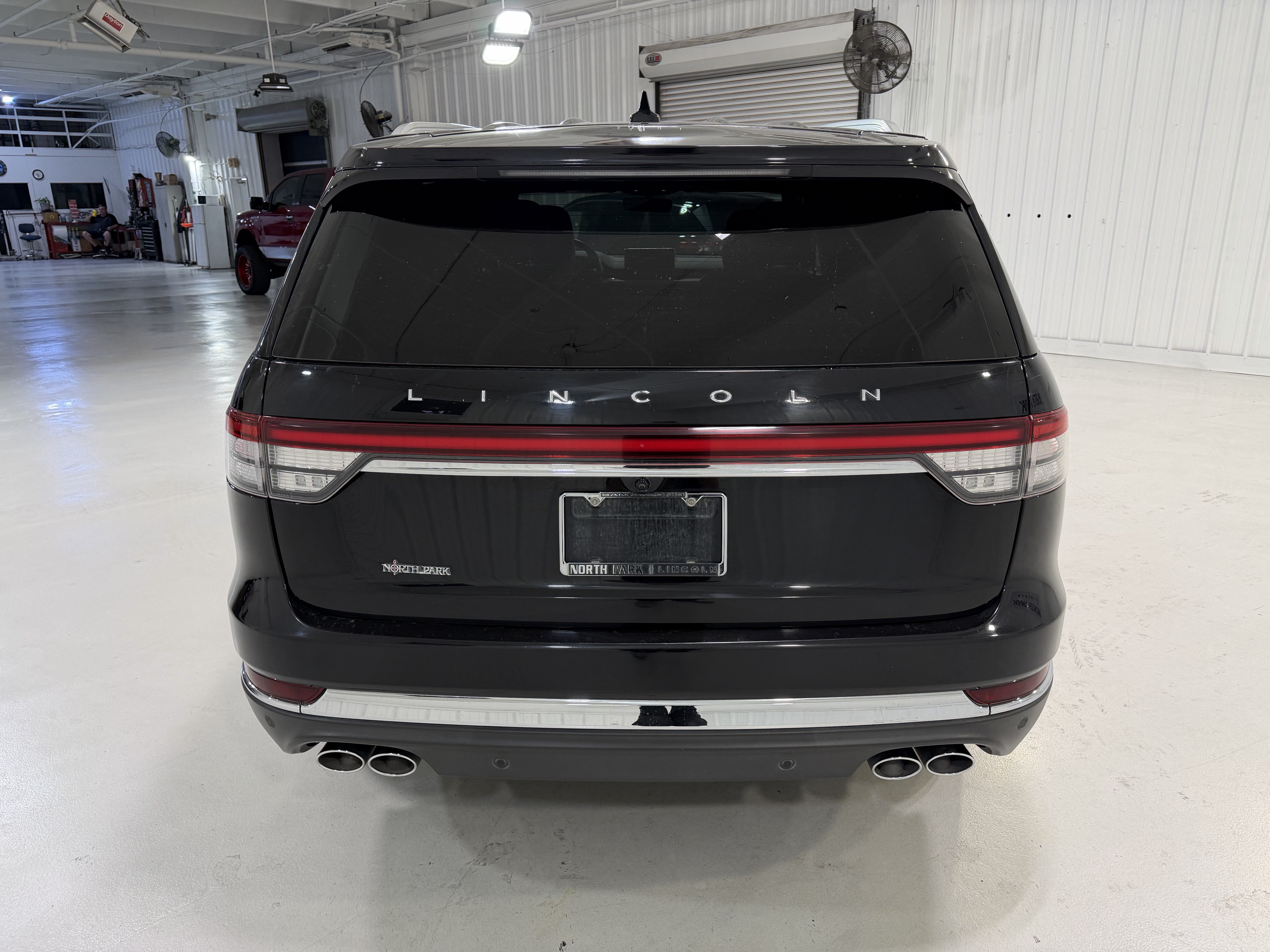 Used 2022 Lincoln Aviator Reserve w/ Equipment Group 201A RWD image 4