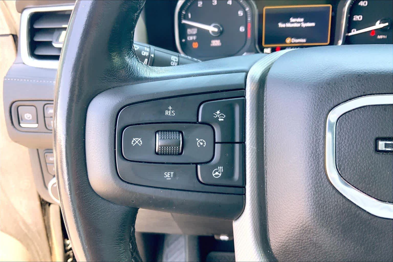 Used 2021 GMC Yukon Denali w/ Denali Premium Package AWD/4WD image 24