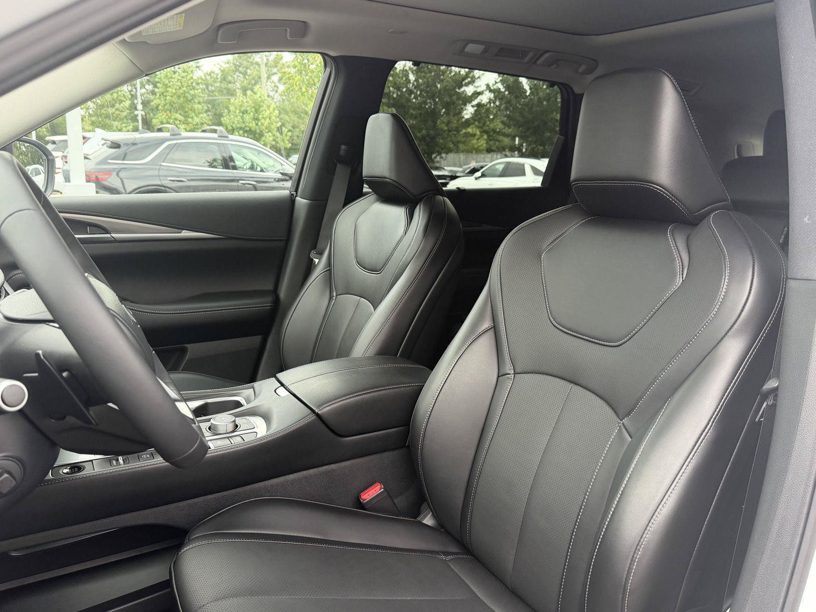 Used 2026 INFINITI QX60 Luxe w/ Cargo Package AWD/4WD image 33