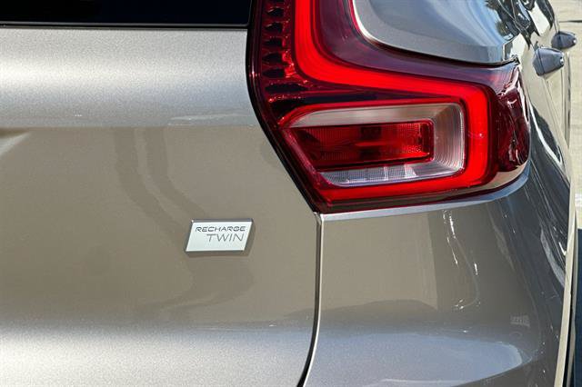 Certified 2023 Volvo XC40 Recharge Ultimate w/ Protection Package Premier AWD/4WD image 32
