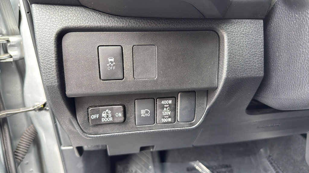 Used 2023 Toyota Tacoma TRD Off-Road AWD/4WD image 18