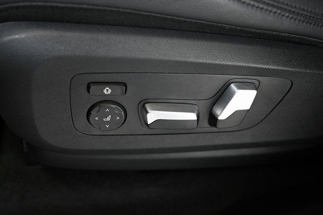 Used 2022 BMW X5 xDrive40i w/ Parking Assistance Package image 27