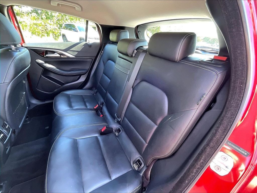 Used 2017 INFINITI QX30 Premium AWD/4WD image 14