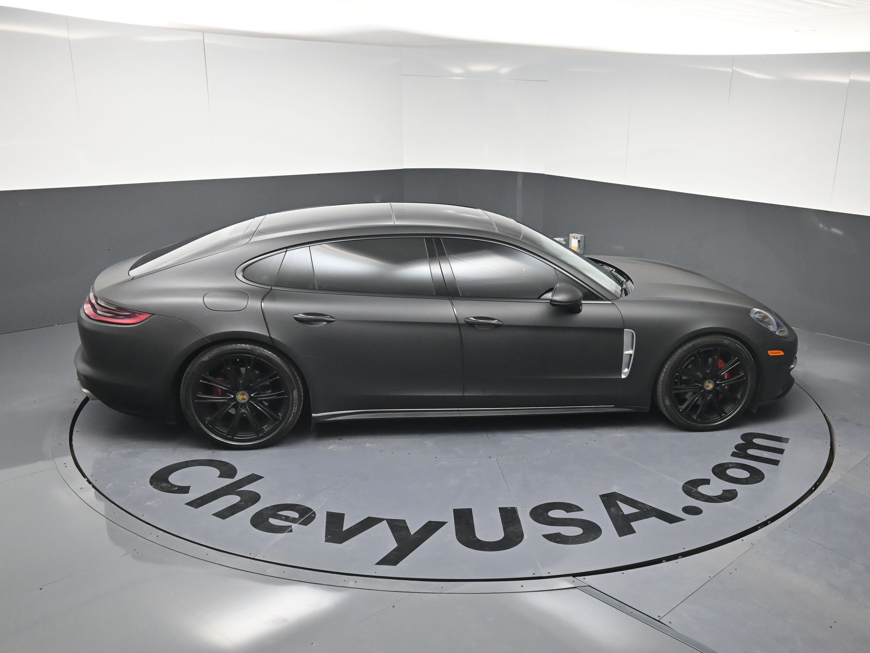 Used 2018 Porsche Panamera 4 Executive image 34