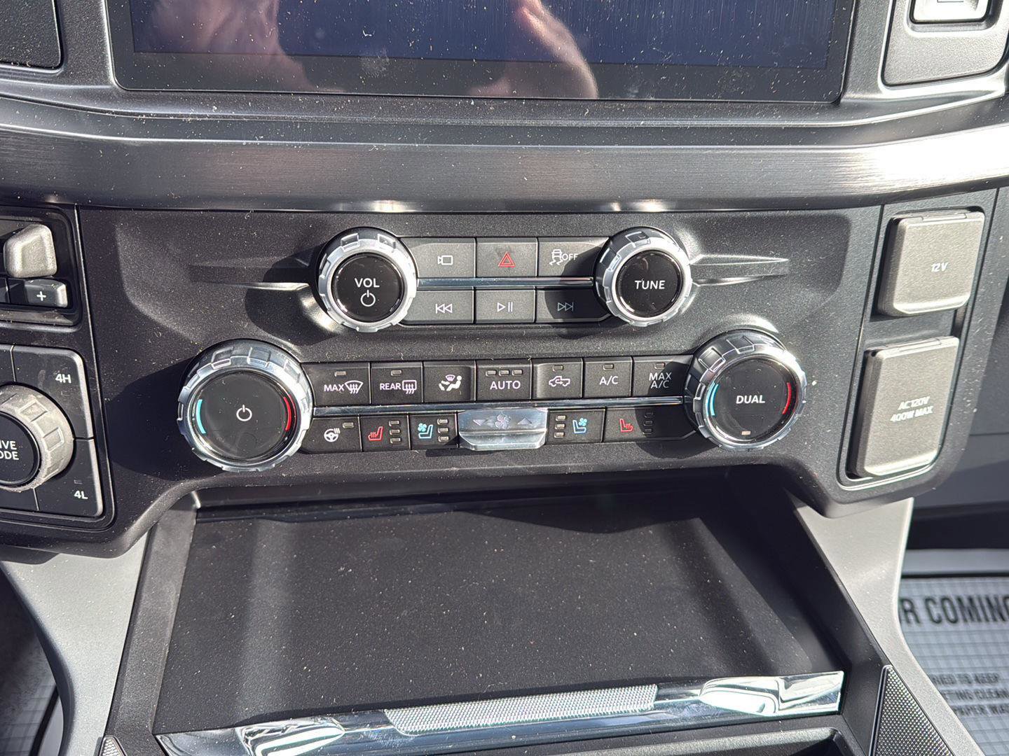 New 2026 Ford F250 Lariat w/ Chrome Package image 30