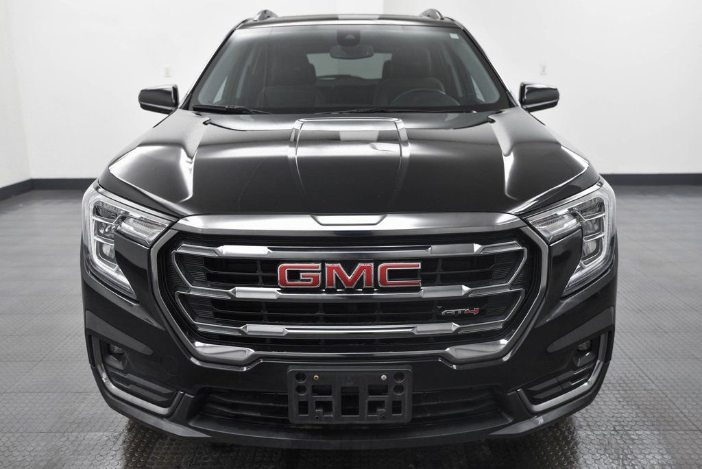 Used 2024 GMC Terrain AT4 image 2