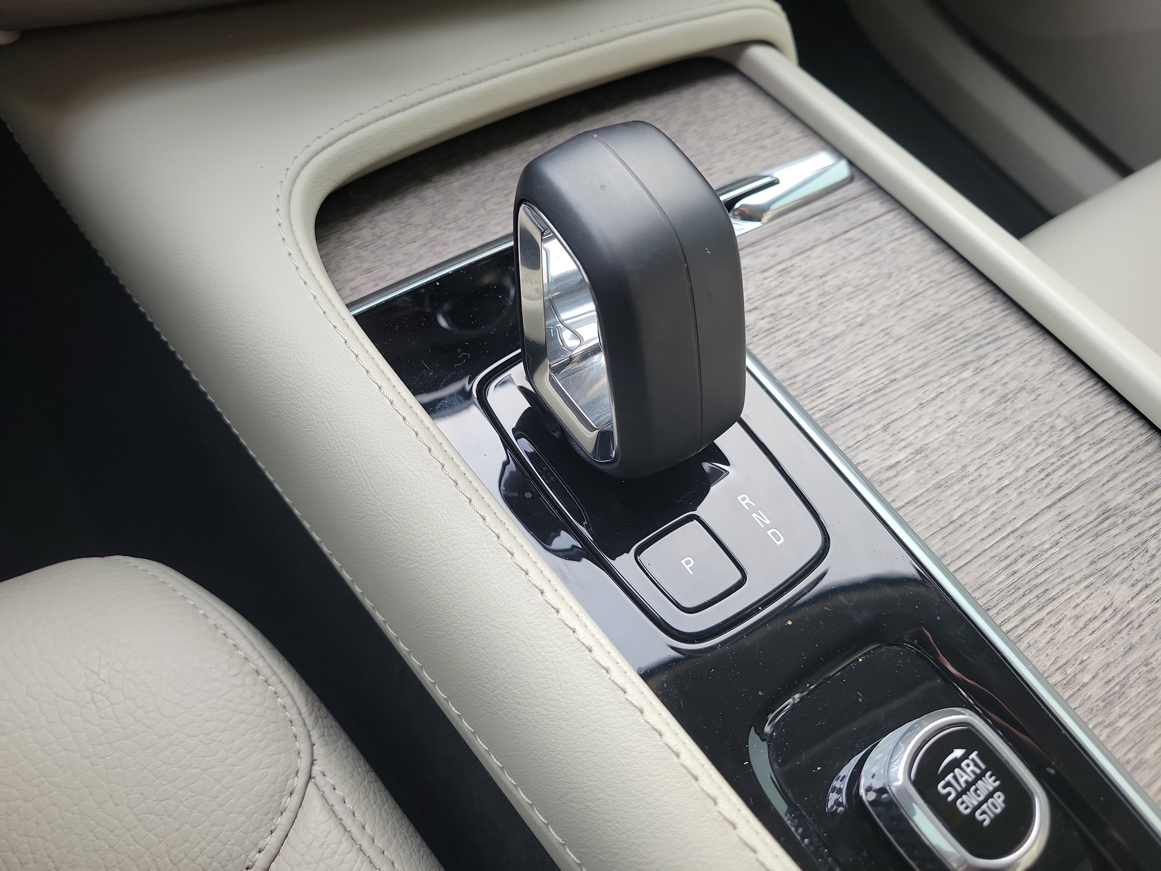 Used 2024 Volvo XC90 B6 Plus w/ Protection Package Premier image 35