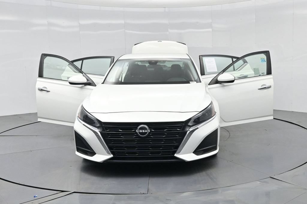 Used 2023 Nissan Altima 2.5 S FWD image 33