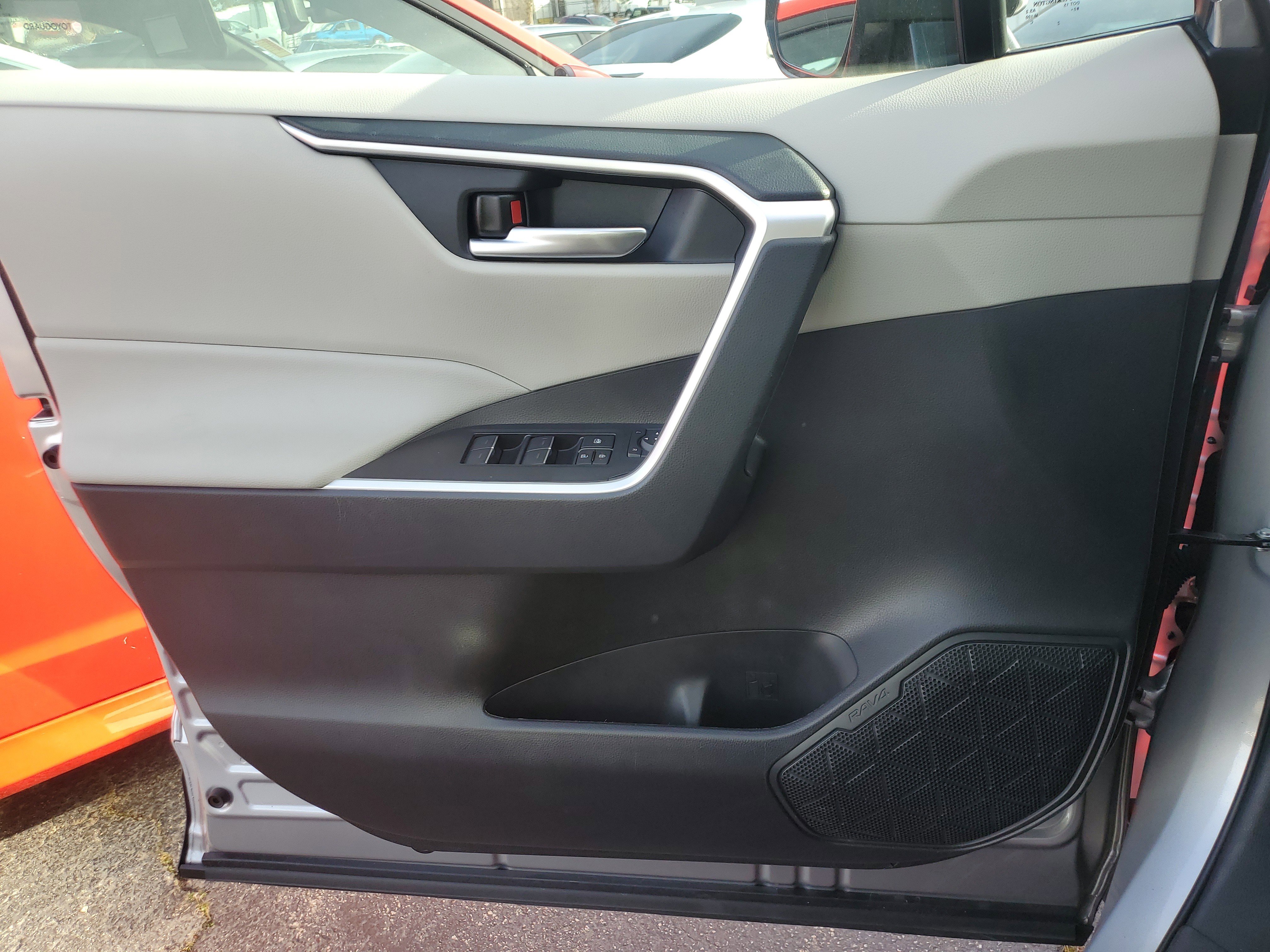 Used 2024 Toyota RAV4 XLE Premium image 30